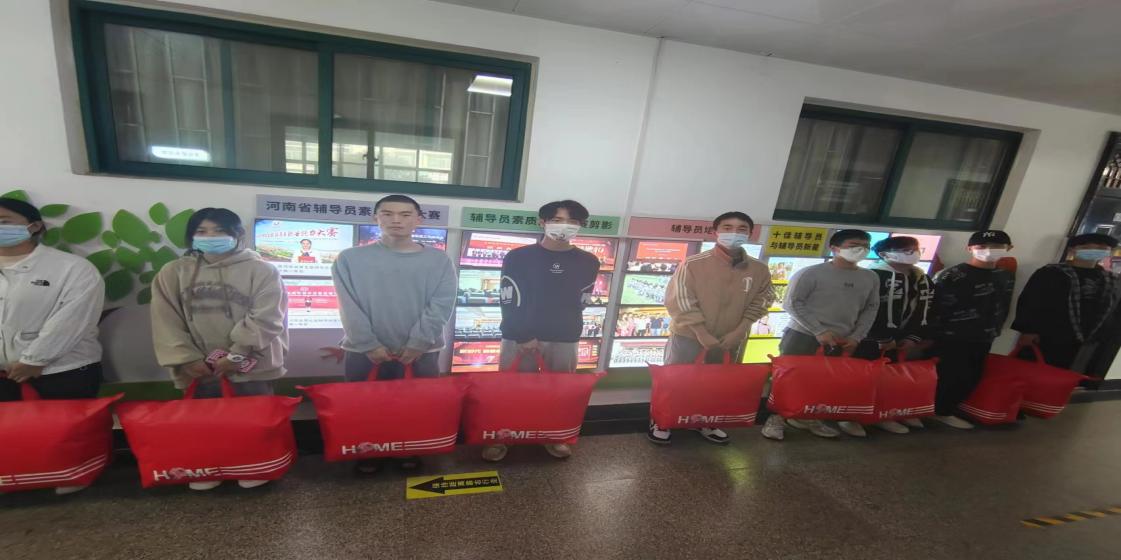 说明: e05ea45051f5453d25cab03a093bab1 说明: e05ea45051f5453d25cab03a093bab1